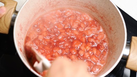 Omas fruchtige Quittenmarmelade 4 Quittenmarmelade sprudelnd kochen
