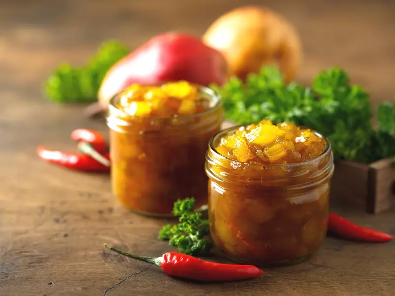 Fruchtiges Aprikosen-Gurkenchutney 1