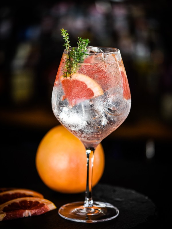 Lillet & Tonic (Lillet Vive) mit Grapefruit 1