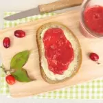 kornelkirsch-konfituere-brot
