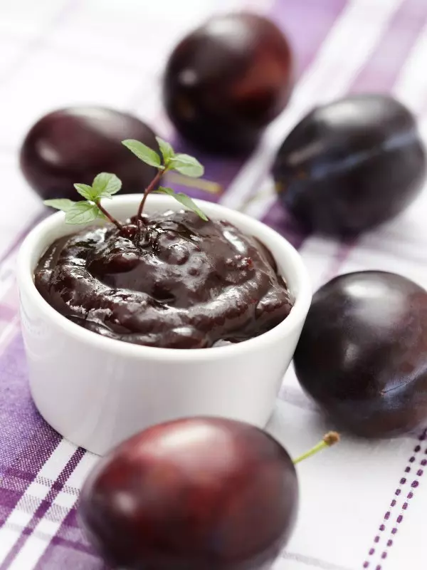 Fruchtiges Pflaumenmus wie früher | Omas Rezepte