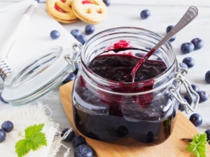 heidelbeermarmelade glas