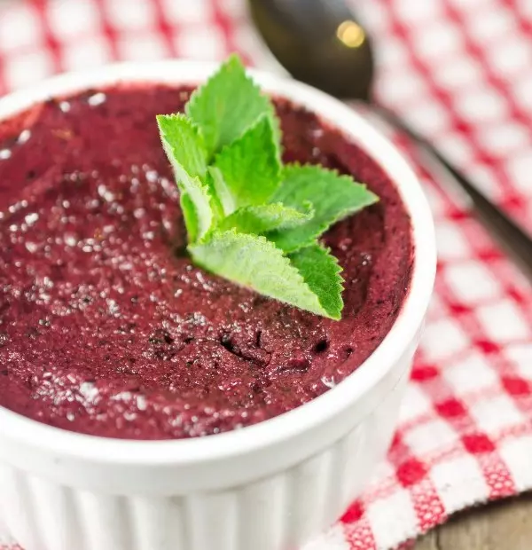 holunderbeereneiscreme