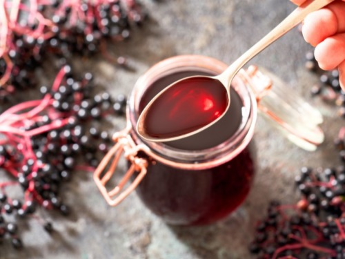 Holunderbeeren-Sirup 5 holundersirup-loeffel