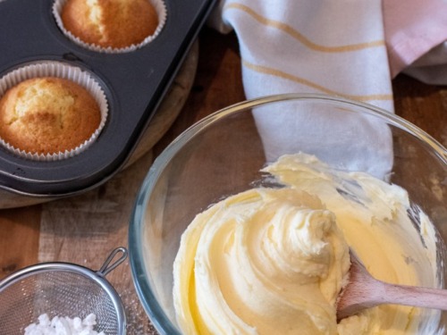 Rezepte für Zitronenguss und Zitronenglasur - Oma Kocht