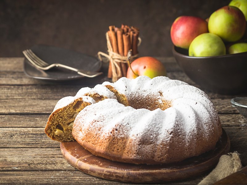 Saftiger Zimtkuchen mit Apfel 1