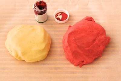 Weihnachtliche Zuckerstangen-Kekse 5 rot-weiß-teig-kekse