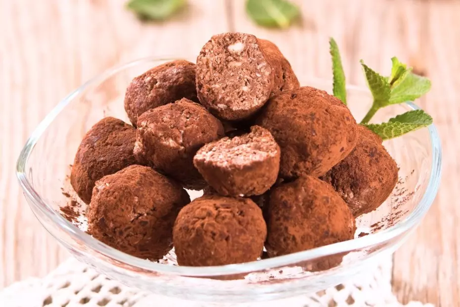 Kastanienkugeln in Schuessel