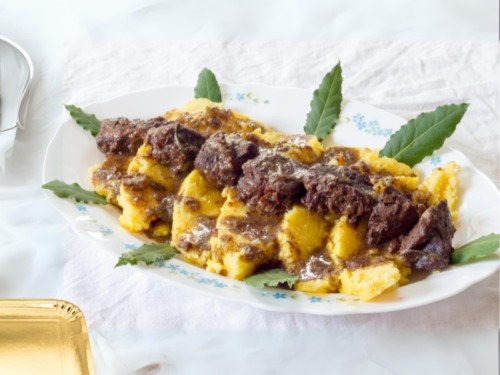 Deftiges Wildschweingulasch 4 omas-wildschweingulasch-rezept