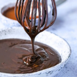 Schokoglasur kuvertüre in Schüssel