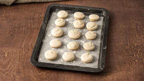Anisplaetzchen gebacken auf Blech